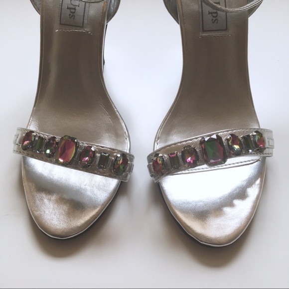 Touch Ups Jeweled Sandals - Picture 3 of 5